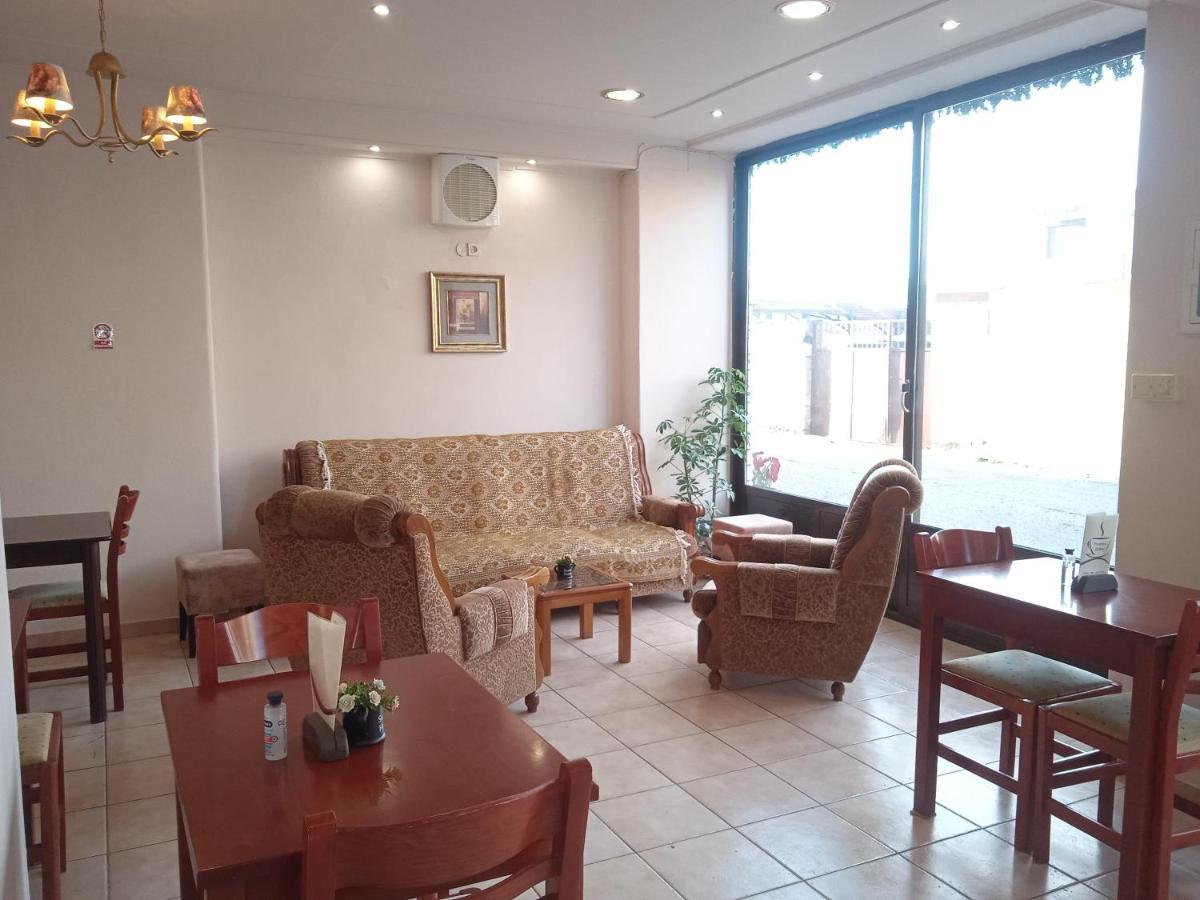 Thiamis Guesthouse Doliana Exterior foto
